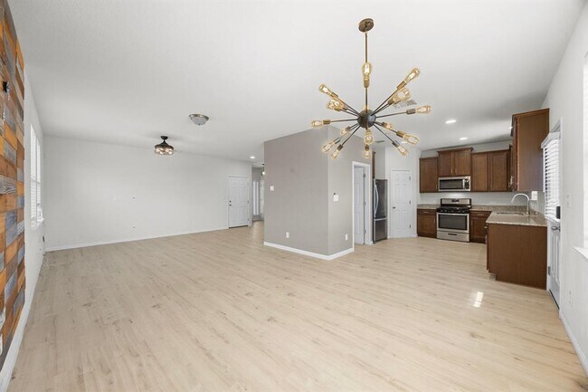 Photo - 305 Earl Keen St Casa