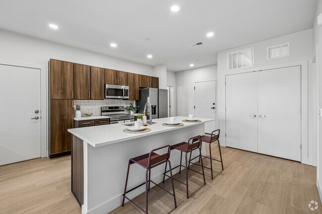 4BR, 2BA - 1,135SF - Kitchen