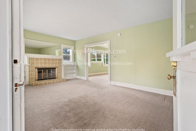 Photo - Charming Three Bedroom Home in Hazelwood!