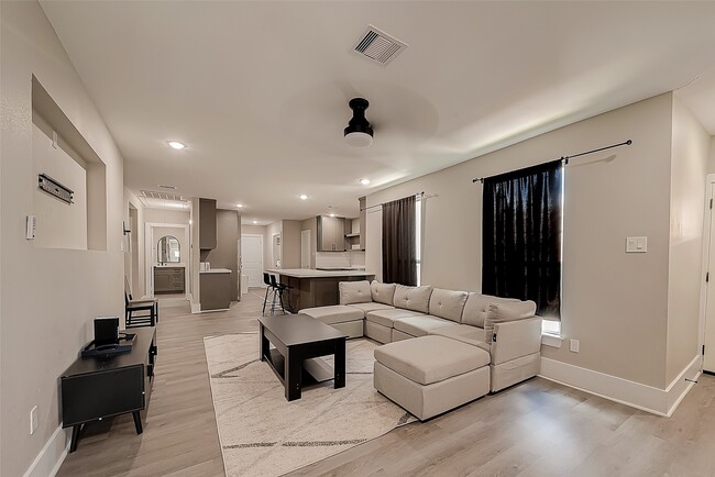 Photo - 3014 Delia St