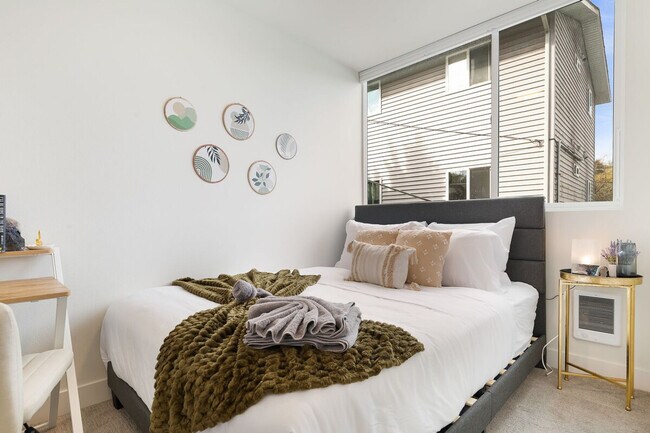 Photo - 65 W Dravus St Unidad SI ID1035898P