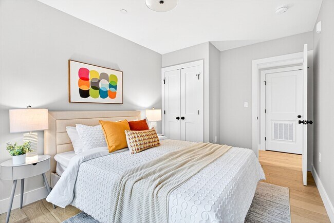 Photo - 584 Cambridge St Unidad 8