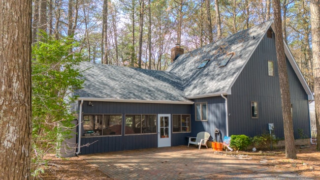 Building Photo - 80 Cresthaven Dr