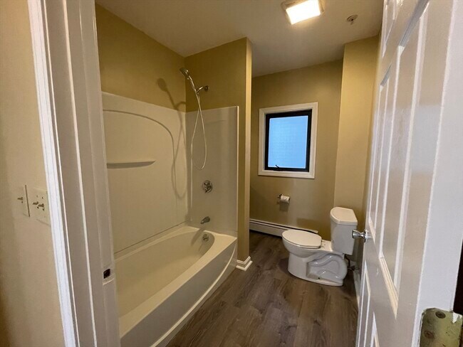 Photo - 290-292-292 Chestnut St Unit 1