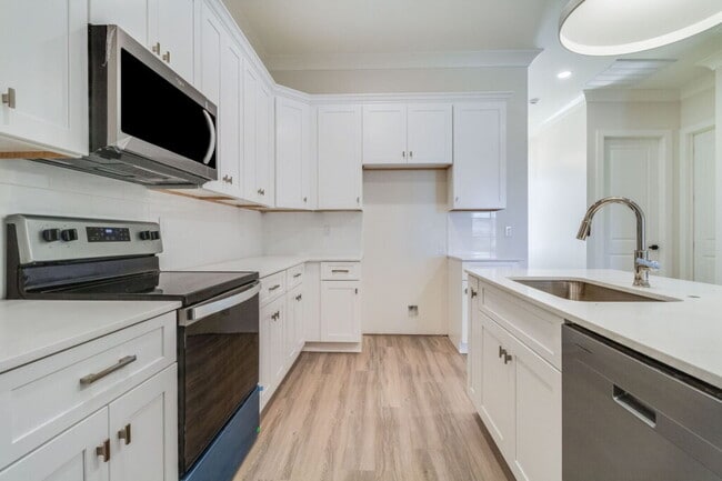 Photo - 310 Edsall Ln