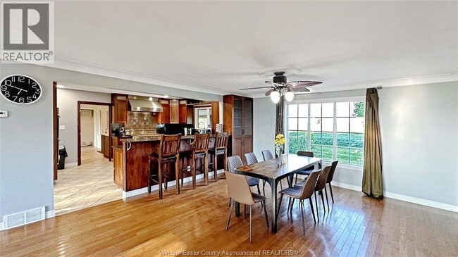 Photo - 1720 Lakeshore Rd 123