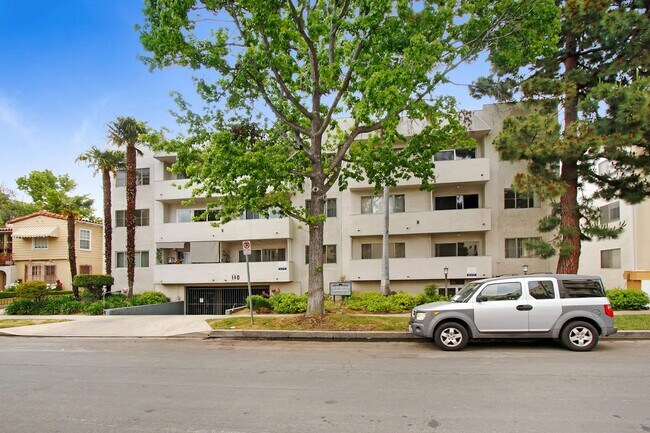 Photo - 110 S Swall