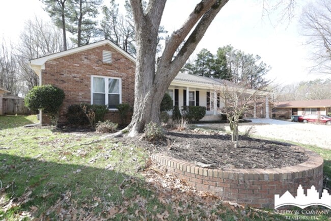 Photo - 5853 Fox Lair Ave