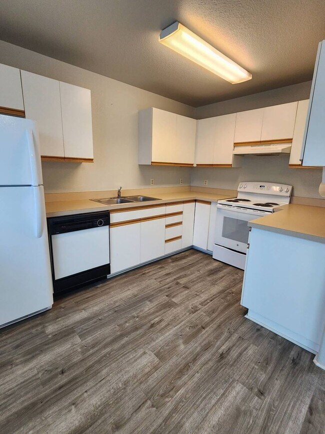 352 S Calapooia St Unidad EA-000D | Unit D