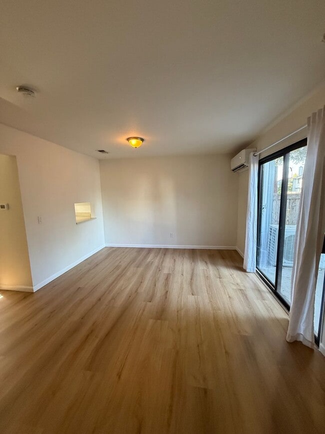Photo - 422 Occidental Cir