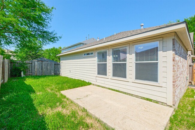 Photo - 15527 Fir Woods Ln