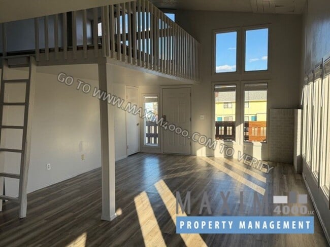 Photo - 559 N Sparn St Unit 1