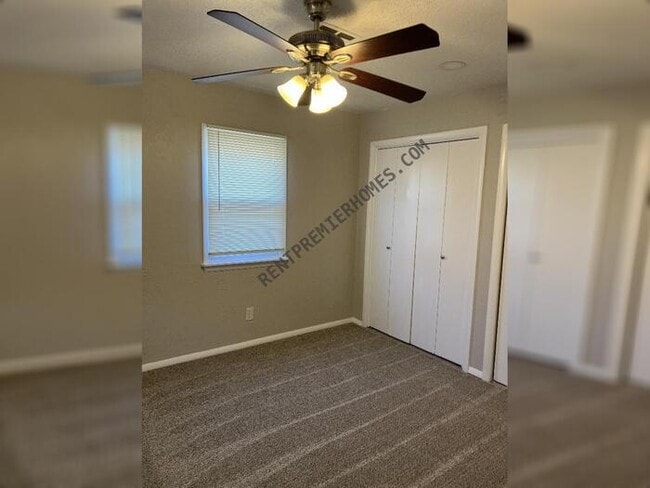 Photo - 901 NW 89th St