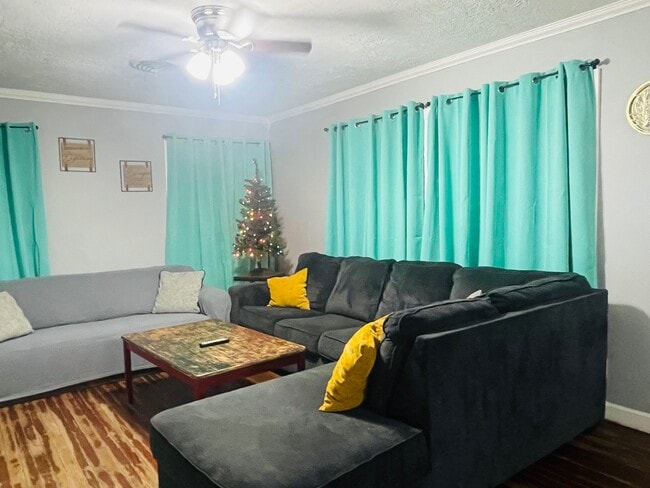 Building Photo - 1709 Gandy St Rental