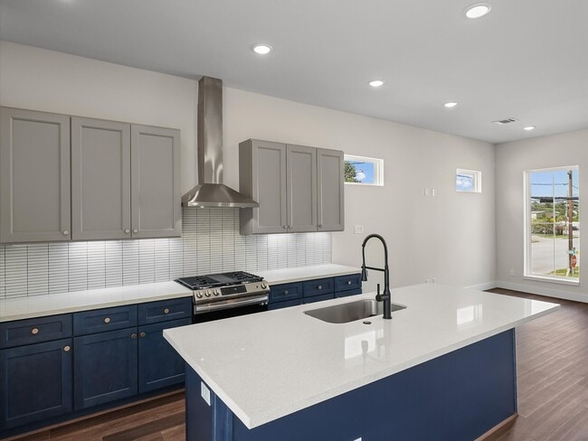 Photo - 3903 Pinemont Dr