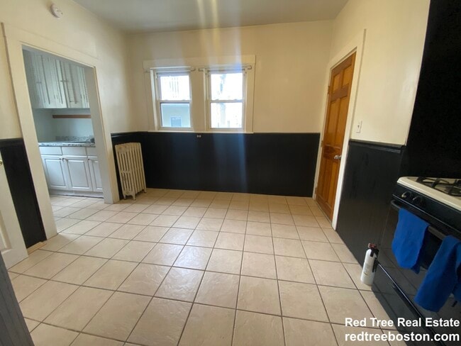 12 Douglas Ave Unit 1