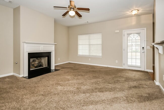 Photo - 438 Orchid Ln