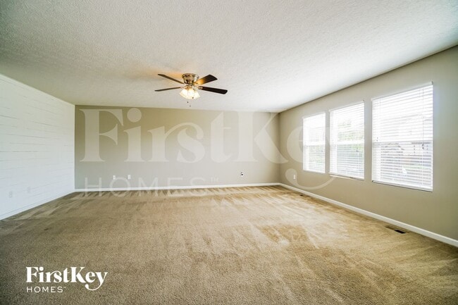 Photo - 270 Cloverhill Dr