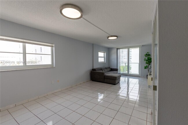 Photo - 1750 James Ave Unit 7L