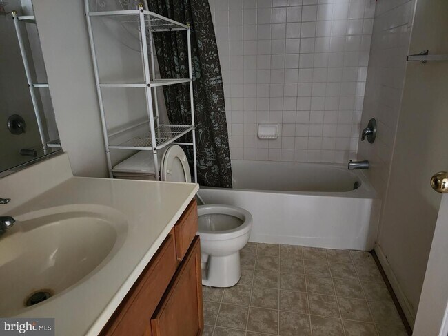 Photo - Large House in CR