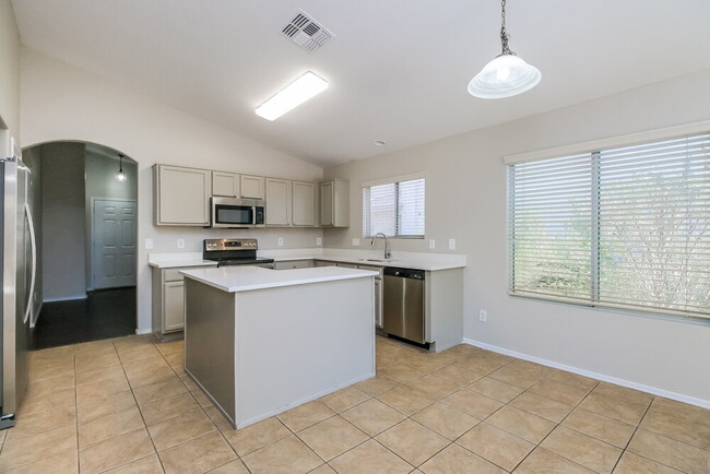 Photo - 1161 E Lakeview Dr