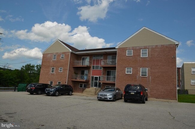 Photo - 311 E 4th St Apartment Unit #1