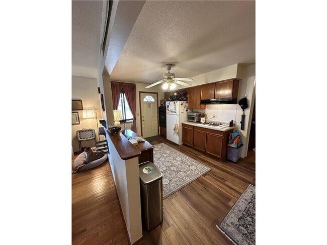 Photo - 4857 5th St NE