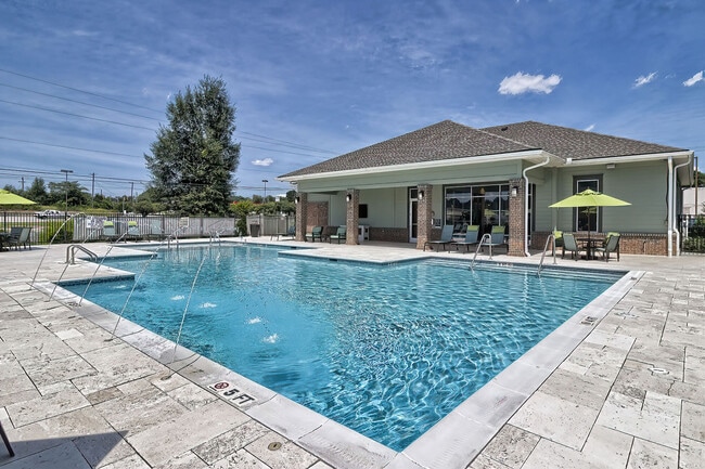 Pool - Fountains of Edenwood Apartments