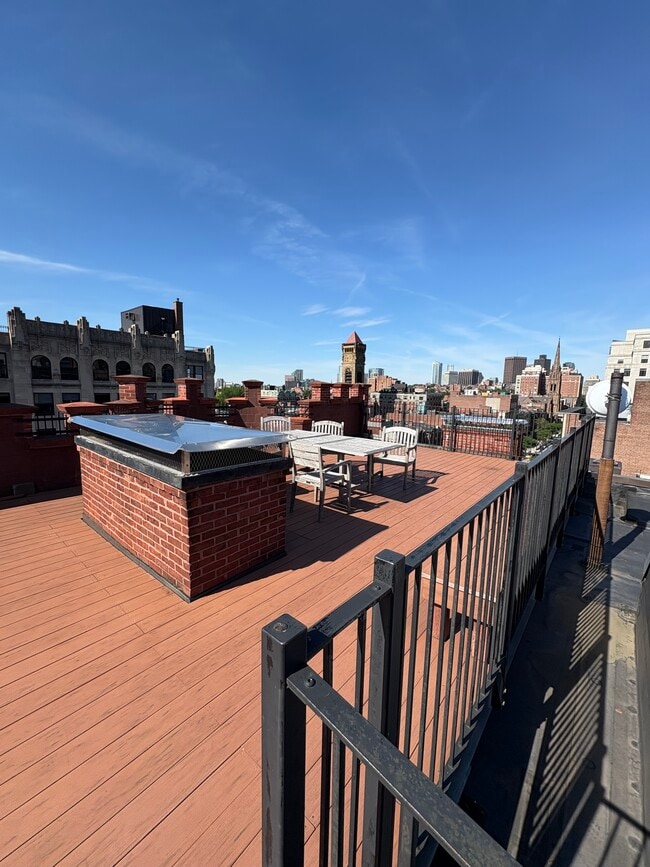Building Photo - 271 Dartmouth St Unit 3D