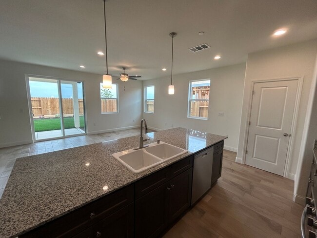 Photo - New, New New in Northwest Visalia!