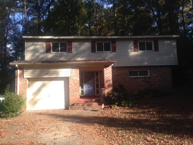 Photo - 130 Hollyday Ct