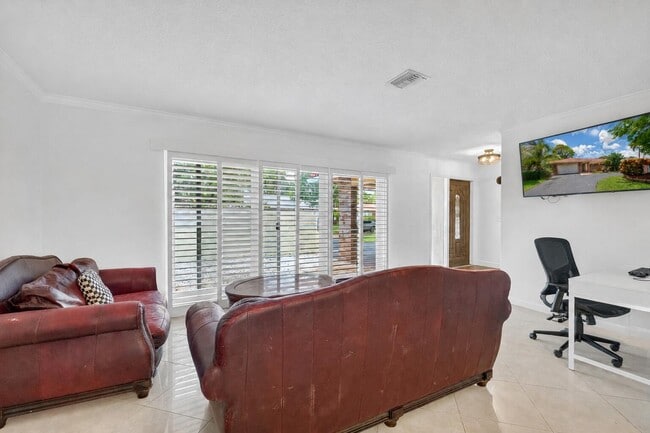Photo - 235 NW 91st Ave