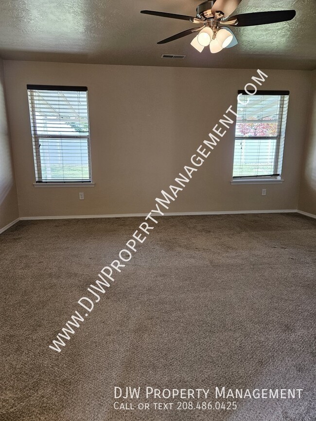 Photo - 4665 N Beaham Ave