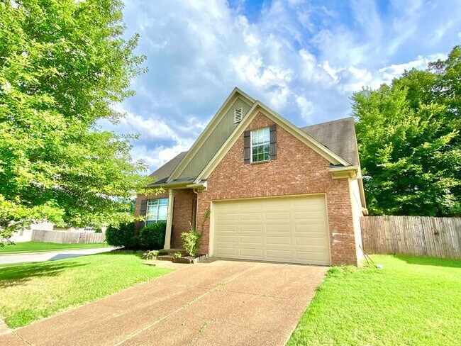 Building Photo - Move In Special! Half off October Rent wit... Rental