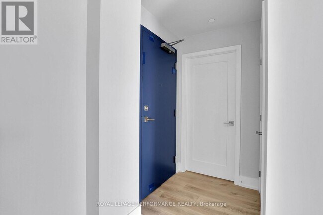 Photo - 397 Codd's Rd Unité 320