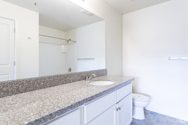 2BR, 2BA - 868SF - Primary Bathroom - Liberty Center