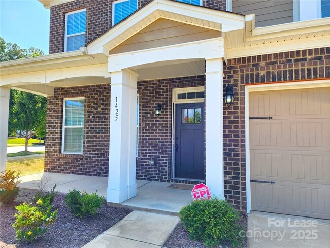 Photo - 1425 Skygrove Pl NW