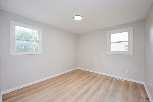 Building Photo - 862 Falcon Dr Rental