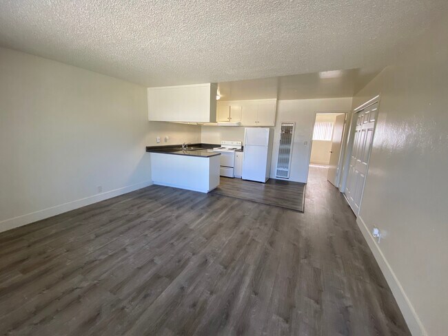 Photo - Bel Air Arms Apartments