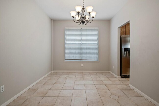 Photo - 35 N York Gate Ct