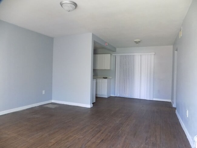 4512 Lawne Ct