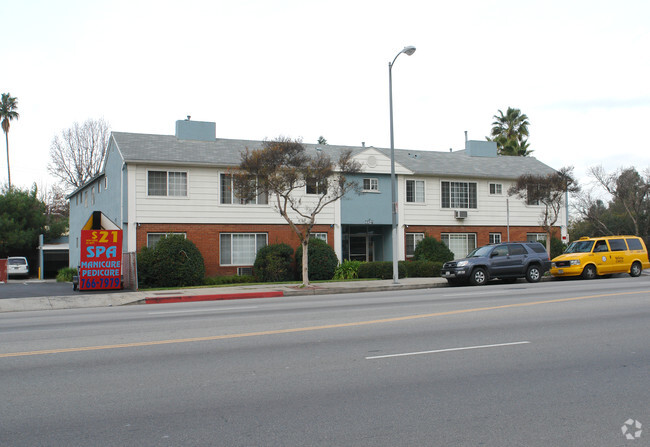 Building Photo - 4421 Laurel Canyon Blvd Rental