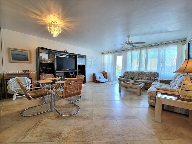 Photo - 3111 N Ocean Dr Unit 303