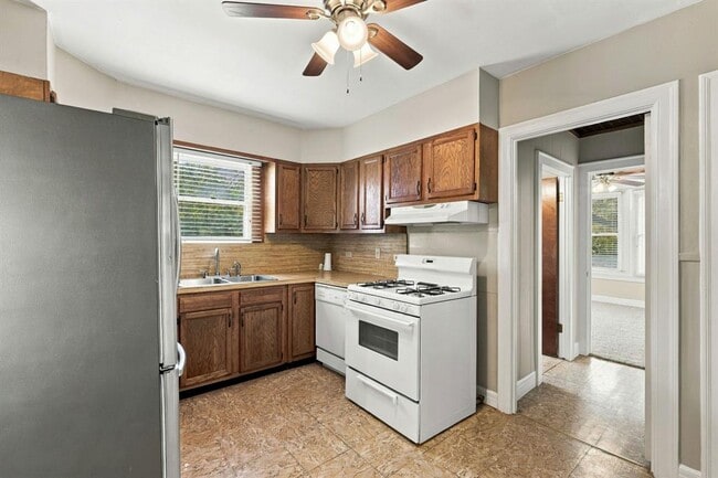 2303 Kinney Rd