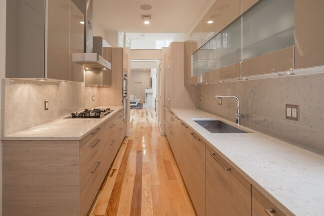 Photo - 37 Winchester St Unit 1