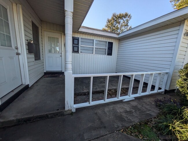 Photo - 717 Riffle Ave