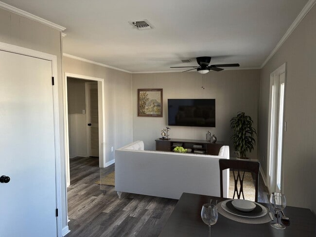 Building Photo - 904 N Cumberland St