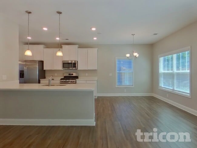 Photo - 563 Roseridge Dr