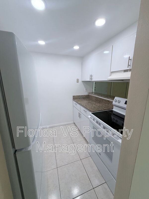 Photo - 925 W Oak Ridge Rd Unit C