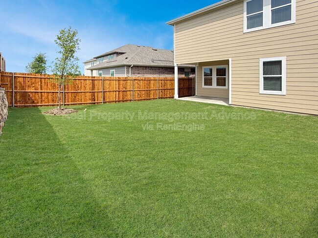 Photo - 2210 Pioneer Dr